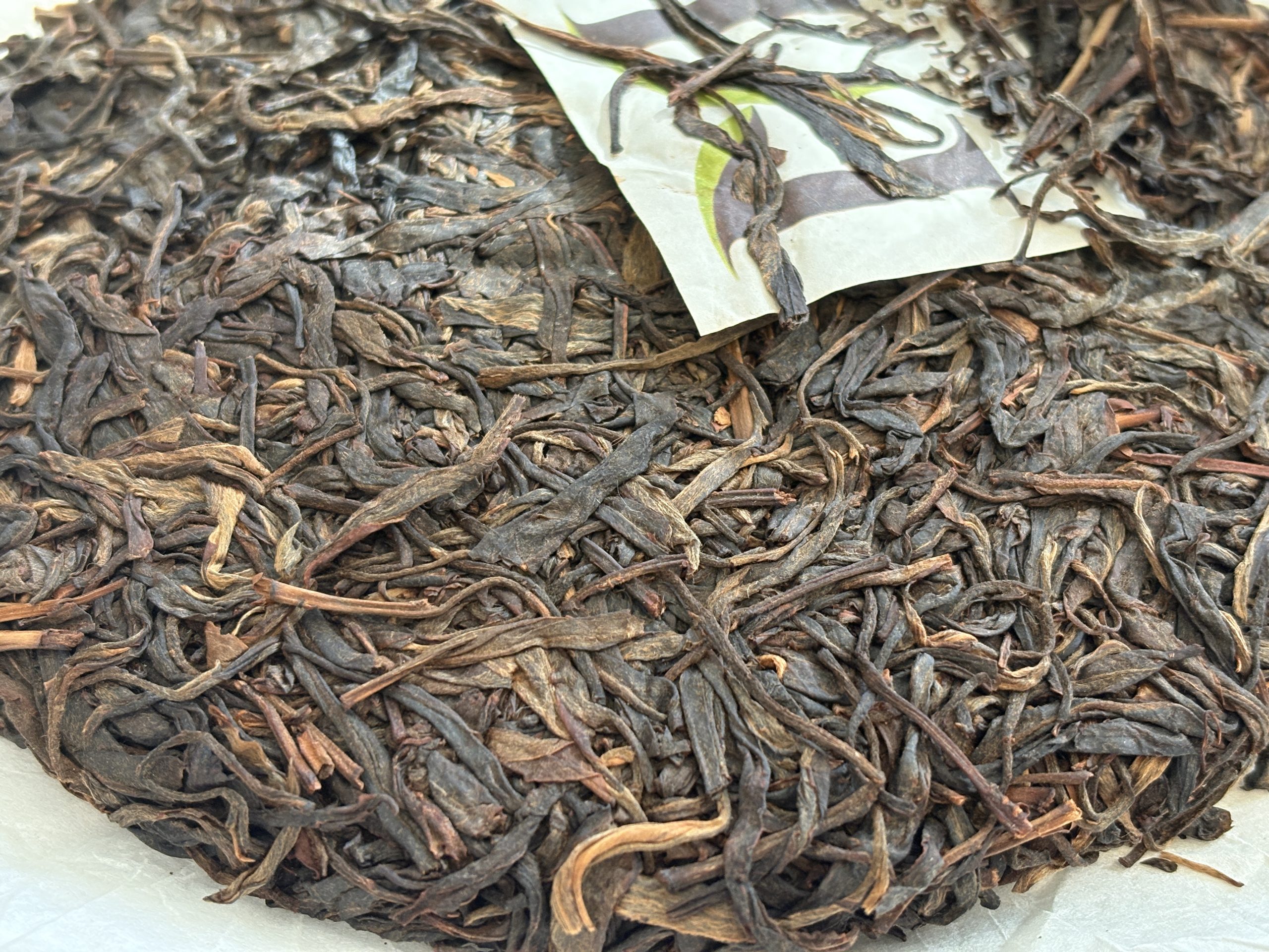 TaoHuaShan Old Tree Raw Puerh-2016 桃花山古树 丙申 桃源饼 - Image 3